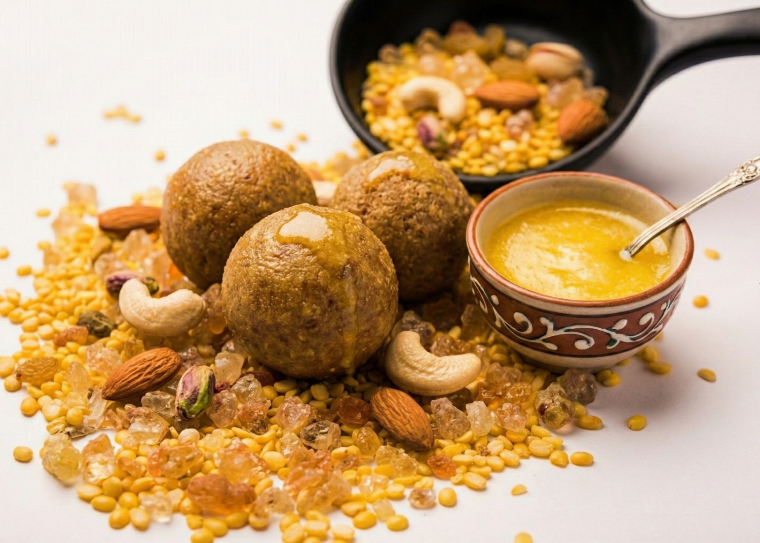 Moong Makhana laddoo
